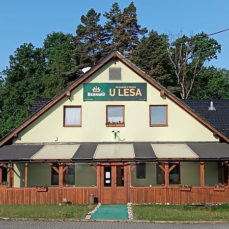 Restaurace A Penzion U Lesa Havirov Luaran gambar